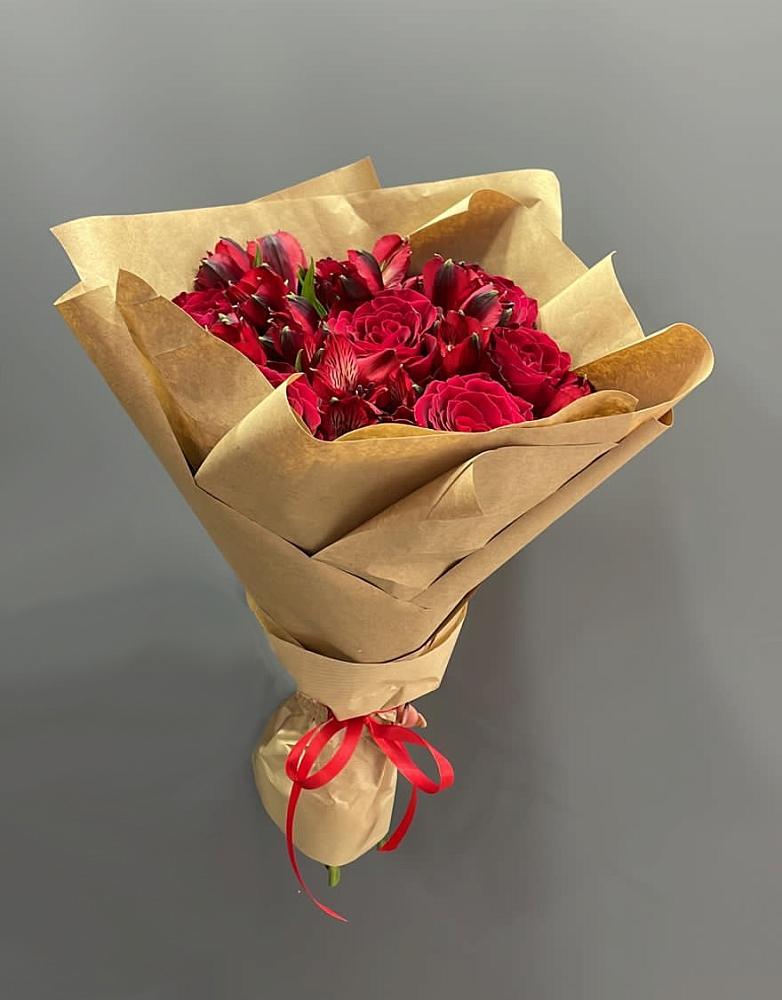 Букет цветов из: Альстромерии и Розы в Журавлёвке