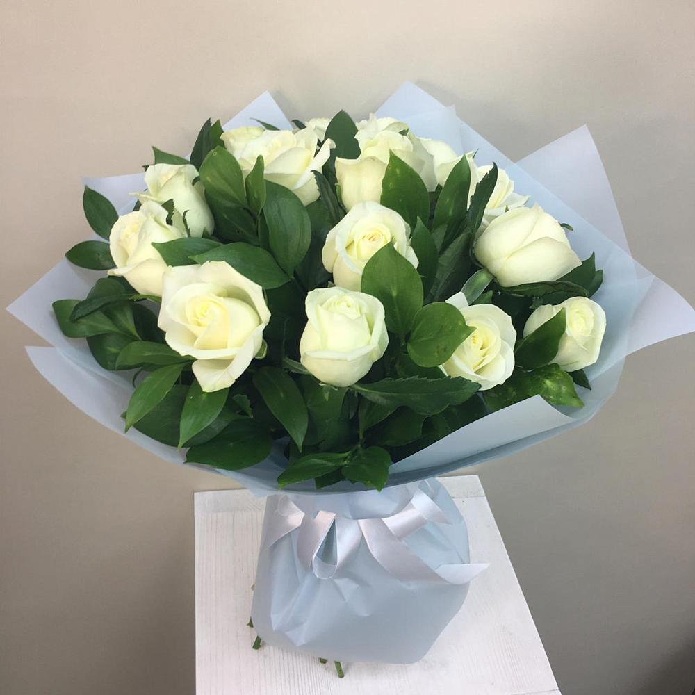 Букет 15 Белых роз Проуд в Журавлёвке