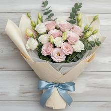 Букет цветов из:  Лизиантусы в Журавлёвке