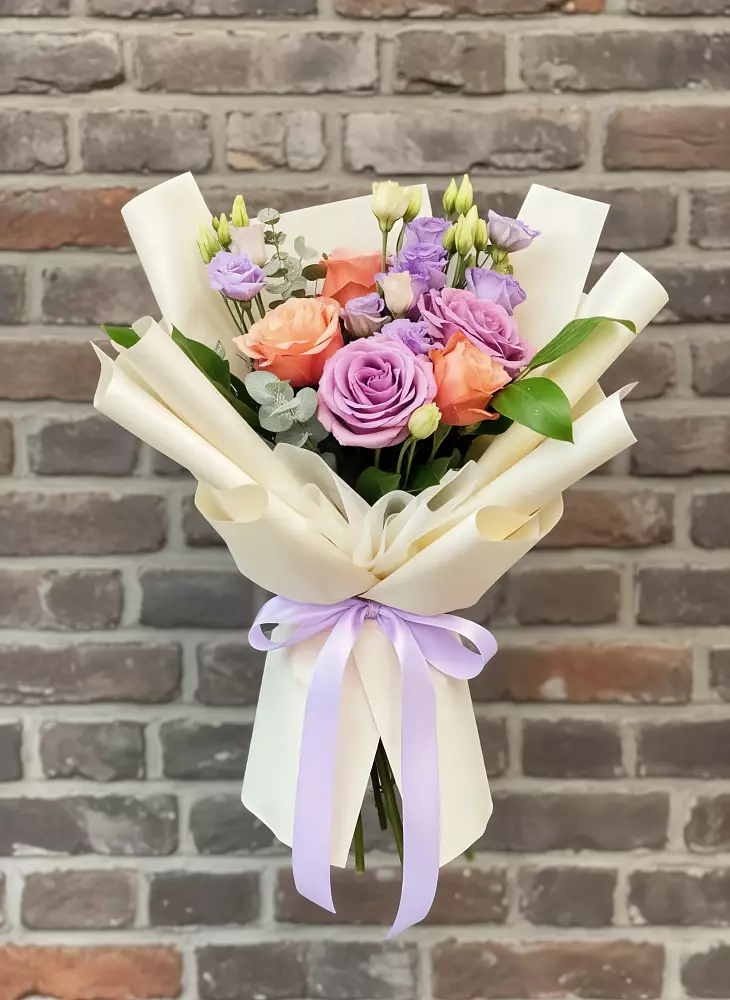 Букет цветов из: Лизиантусы и Розы в Журавлёвке