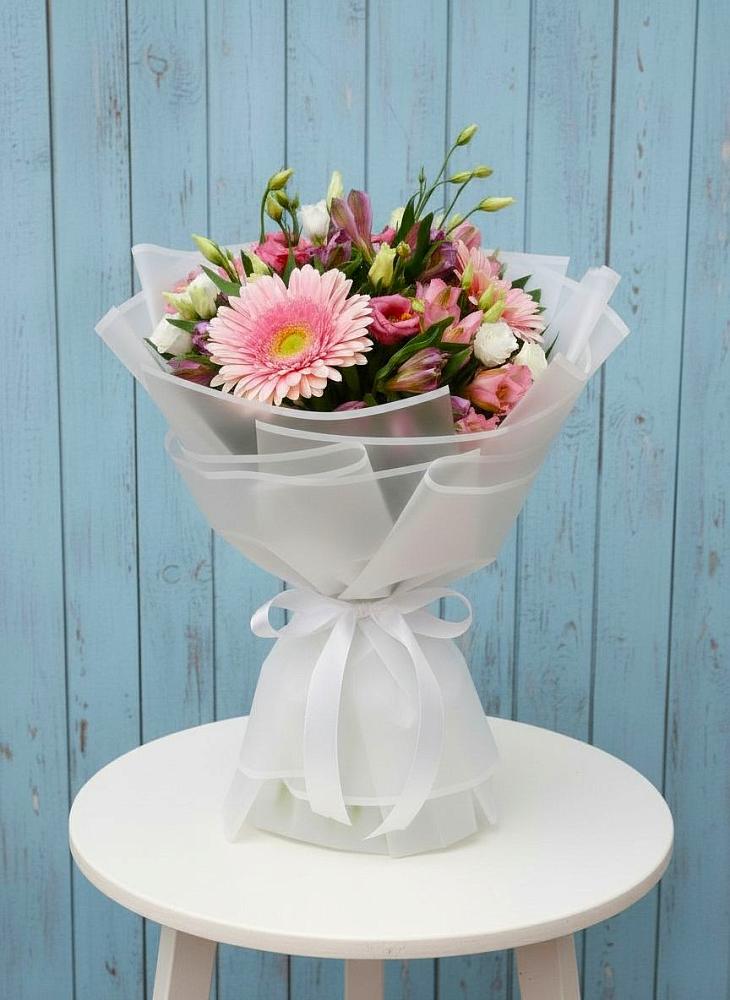 Букет цветов из: Герберы, Альстромерии и Лизиантусы в Журавлёвке