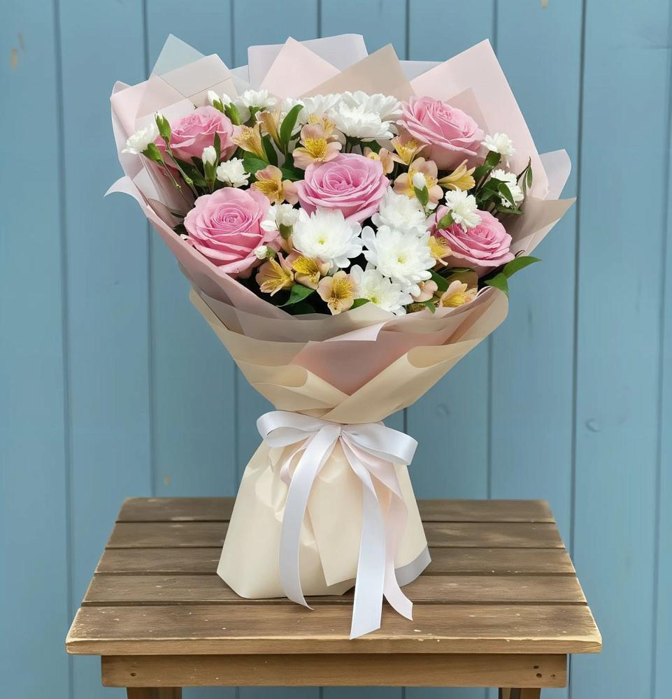 Букет цветов из: Гвоздики, Орхидеи и Розы в Журавлёвке