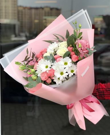 Букет цветов из: Розы, Лизиантусы и Хризантемы в Журавлёвке