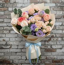 Букет цветов из:  Розы, Лизиантусы и Гвоздики в Журавлёвке