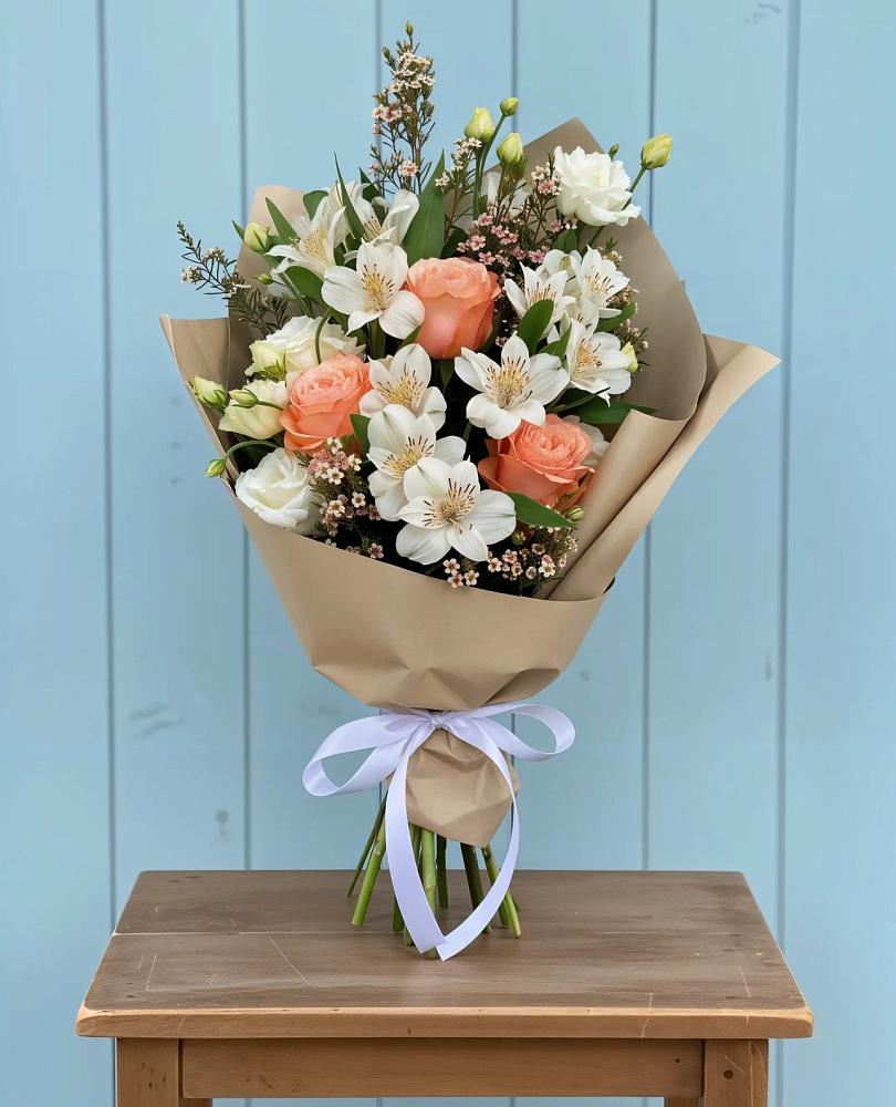 Букет цветов из: Альстромерии, Лизиантусы, Розы и Хризантемы в Журавлёвке