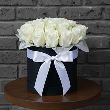 Цветочная композиция из Розы в шляпной коробке в Журавлёвке